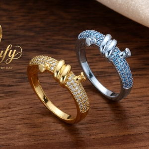 Twisted Éclat Finger Ring