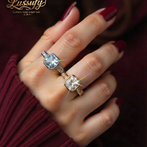 Diamond-Cut Crystal Finger Ring